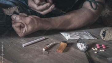 الادمان لدى المراهقين: اعراضه، وأساليب فعالة في العلاج، و 4 طرق مهمة للوقاية منه